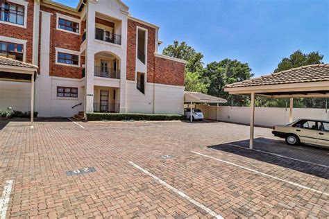 3 Bedroom Townhouse For Sale In Bryanston Remax™ Of Southern Africa