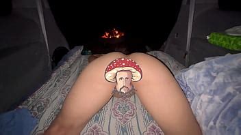 DESTRUYENDO SU COÑO EN VACACIONES XVIDEOS