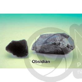 Obsidian - Obsidian - Volcanic rock - Igneous or Magmatic rock - Rocks and Petrology - Photos