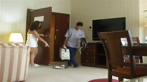 Indian MILF Caught Showering Porn