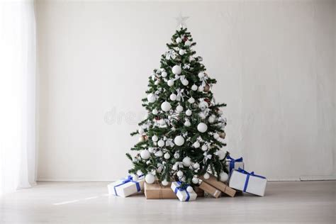 Christmas Tree Christmas Decoration Gifts Stock Image - Image of seasonal, design: 103055861