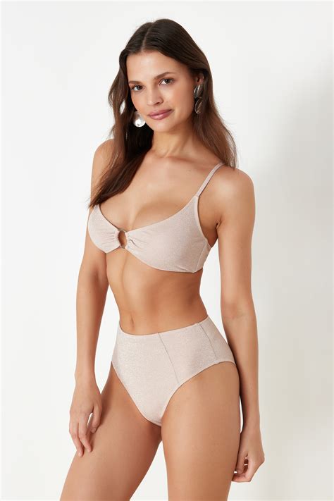 Trendyolmilla Pudra Bralet Aksesuarlı Simli Yüksek Bel Regular Bikini Takımı TBESS BT