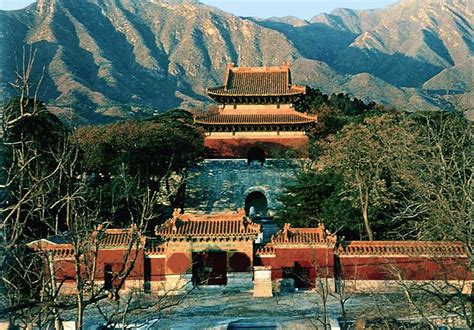 Mutianyu Great Wall & Ming Tombs Beijing Group Tour – Beijing Xingang ...