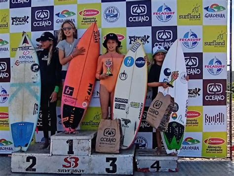 Jaraguaense conquista dois troféus em evento de talentos do surfe