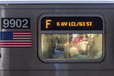 Man Punched In Face By Stranger On F Train In Brooklyn Gothamist