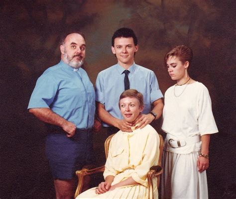 15 most hilarious family photo fails