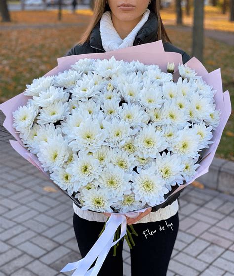 Букет из 15 белых кустовых хризантем купить от 3750 рублей в Спб с ...