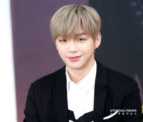 강다니엘 ‘화이트데이 함께 보내고 싶은 스타 1위 선정 2위 김선호 3위 박보검 스타데일리뉴스