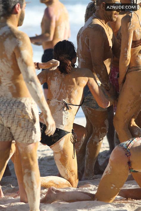 Luann De Lesseps Sexy Flaunts Her Beautiful Body In A Hot Black Bikini