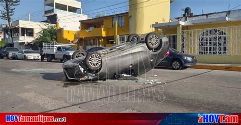 Hoy Tamaulipas Distraido Conductor Choca Y Vuelca En Ciudad Madero