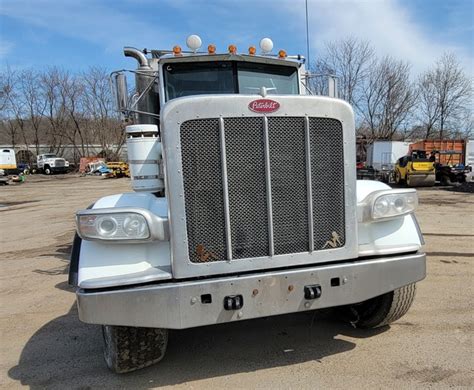 Peterbilt Tri Axle C Ll J J Aluminum Box W Chute