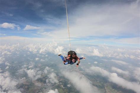 Salto de paraquedas em Boituva saindo de São Paulo Civitatis