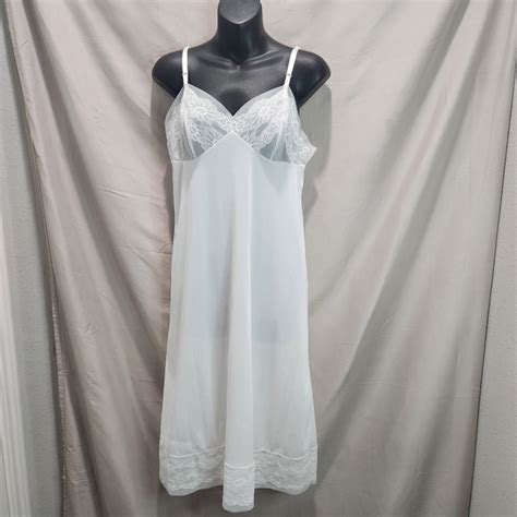 Vanity Fair Intimates Sleepwear Vanity Fair Vintage 7s Floral Lace White Lingerie Slip