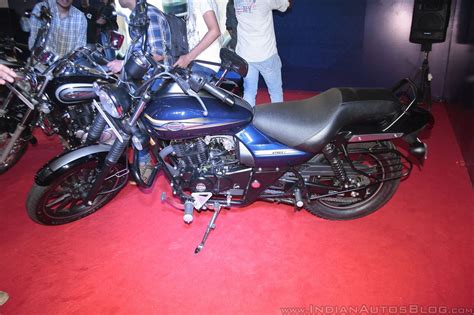 Bajaj Avenger 150 Street left side at APS 2015