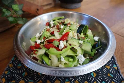 Salade de courgette crues rééquilibrage alimentaire après les fêtes