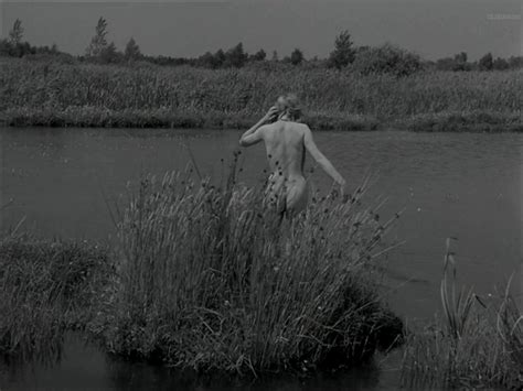 Naked Tove Maës in Ditte menneskebarn