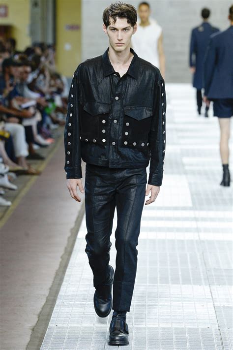 See the complete Dirk Bikkembergs Spring 2018 Menswear collection ...