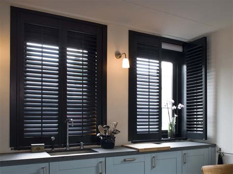 Black Shutter Hero - Perfect Shutters