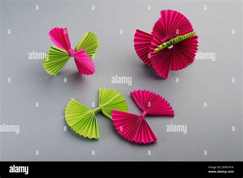 Zig Zag Fold Paper Ornaments Diy Paper Crafts Stock Photo Alamy