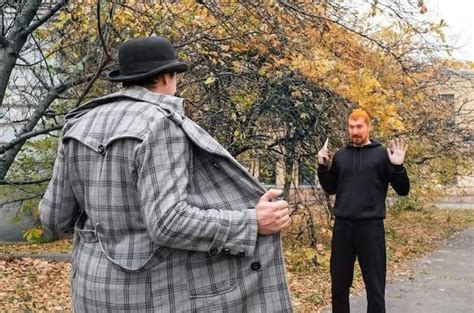 ciri ciri gangguan eksibisionisme pengertian  penyebabnya eraid