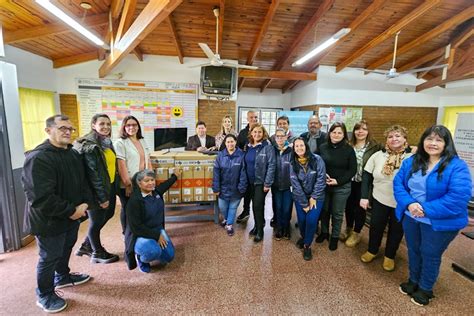 Entrega de equipamiento al servicio de Kinesiología del Hospital de