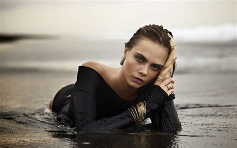 Wallpaper 2000x1250 Px Beach Brunette Cara Delevingne Celebrity