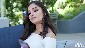 Gigantic Dicks Inside Her Pink XVIDEOS