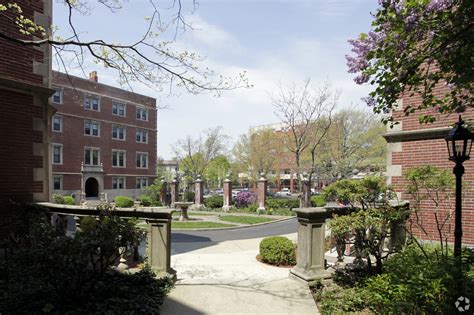 Richmond Court - Apartments in Brookline, MA | Apartments.com