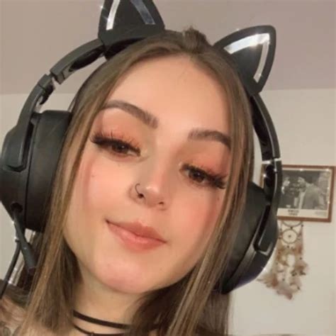 The Perfect Blowjob Interview Amateur Amateur Porn Feat Alicia Hall Xhamster