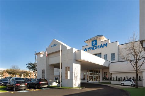 Wyndham DFW Airport | Irving, TX Hotels