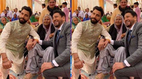 punjabi singer gurdas maan   honored  pakistani award waris