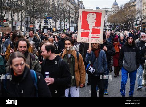 Les Manifestants D Filent Lors D Une Manifestation De Th Jours De