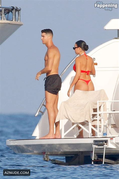 Georgina Rodriguez Sexy Seen With Cristiano Ronaldo Showing Off Her Spicy Bikini Body On A Yacht