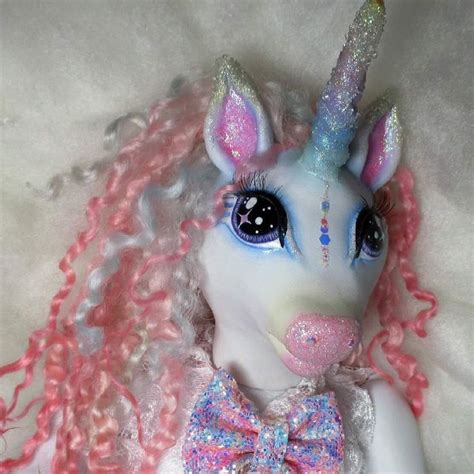 Pin su Unicorn Dolls