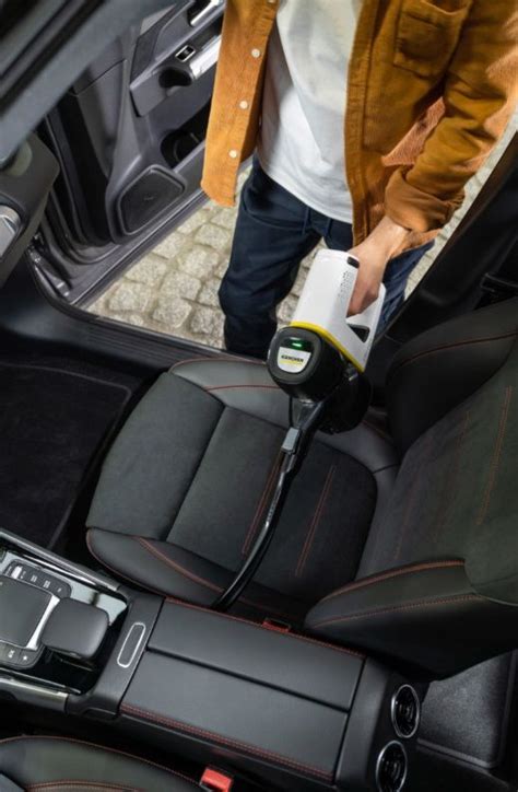 Вертикална прахосмукачка Karcher - VC 4 Cordless myHome Car, бяла/черна ...