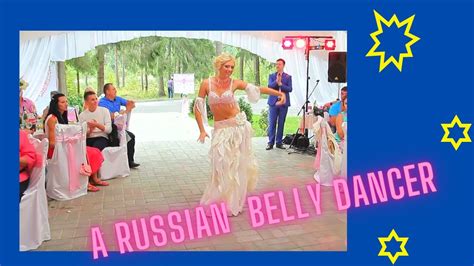 The Bride Is Dancing A Belly Dance Wedding Dance Baile De Boda