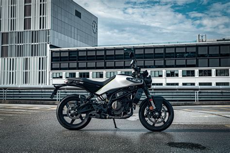 HUSQVARNA MOTORCYCLES ONTHULT VOLLEDIG NIEUWE VITPILEN EN SVARTPILEN