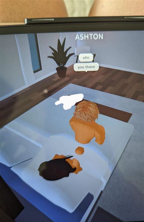 Mums Horror As Nude Online Game Player Messages Nine Year Old The Courier Mail