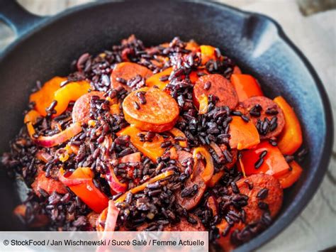 Poêlée de riz noir au chorizo et poivrons découvrez les recettes de