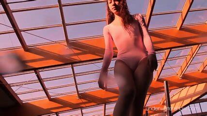 Enjoy Roxalana Underwater Naked In Pool