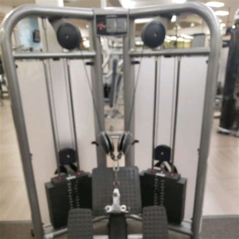 Row Machine by Eric M. - Exercise How-to - Skimble