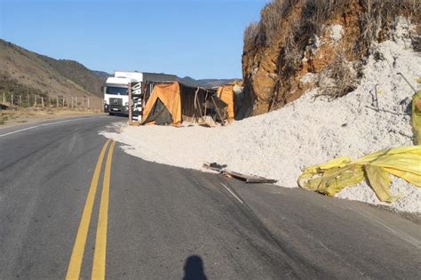 Acidente Na Serra Do Mar Al Motorista Evita Trag Dia E Bate Carreta