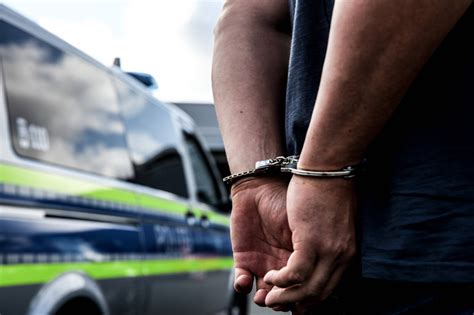 Dortmund Mann Brutal Erstochen Polizei Schnappt Verd Chtigen