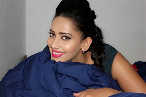 Actress Sanjana Singh Latest Topless Stills Actress Sanjana Singh Latest Hot Mood Photos South