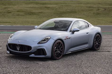 Компания Maserati представила новый Maserati GranTurismo в свежей