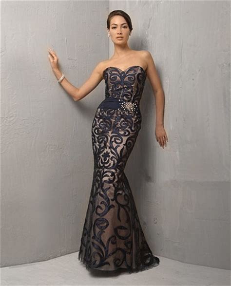 Unique Mermaid Strapless Long Black Embroidery Lace Evening Dress With