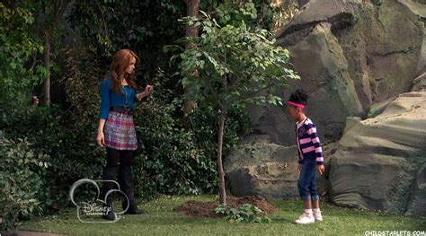 Peyton List / Skai Jackson - Disney's "Jessie"/"Badfellas"" Images ...