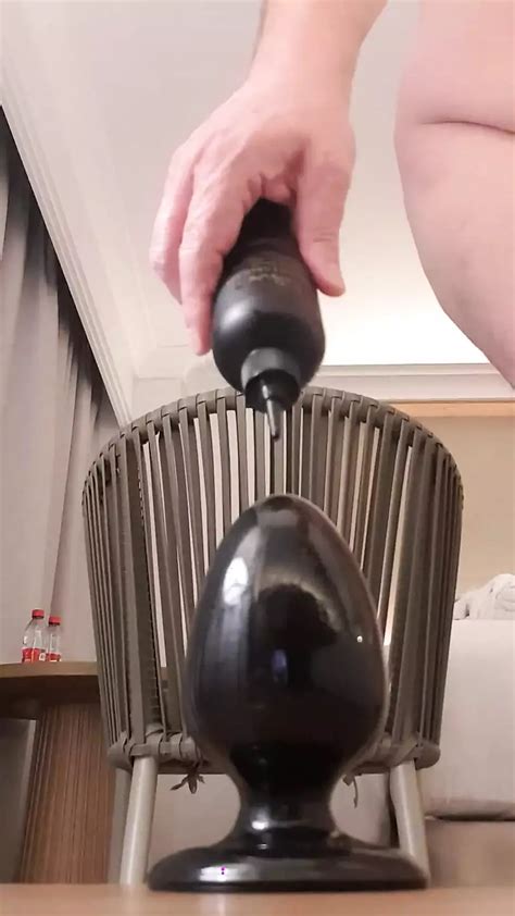 Anal Con Plug De Mm Con Forma De Huevo Utilizado Para Dilataci N Sesion Xhamster