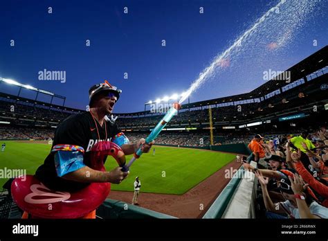 Mr. Splash sprays fans in the "Bird Bath Splash Zone" during the fifth ...