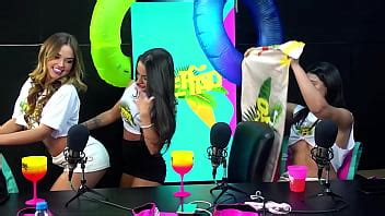 Las chicas calientes mostrando cómo follarlas Summer California XVIDEOS